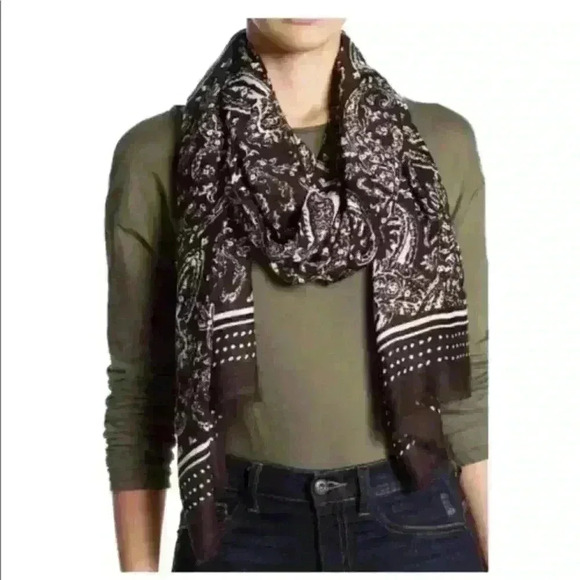 Rebecca Minkoff Accessories - Rebecca‎ Minkoff Ornament Paisley Fringe Scarf